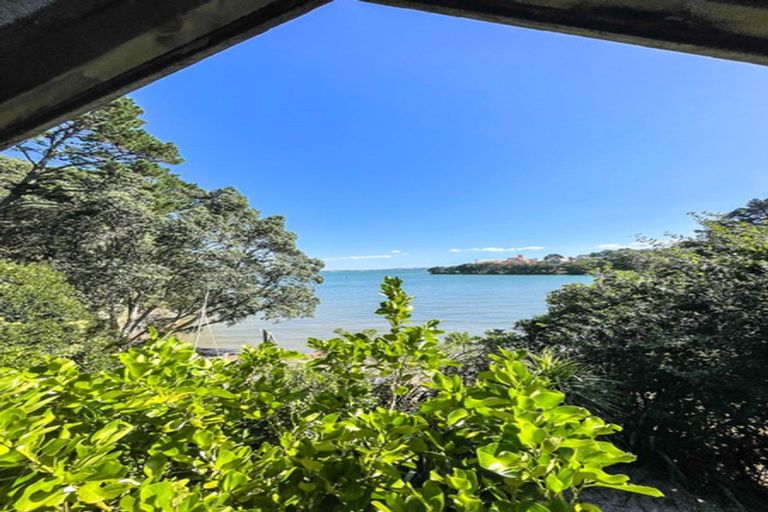 Photo of property in 33 Telephone Road, Birkenhead, Auckland, 0626