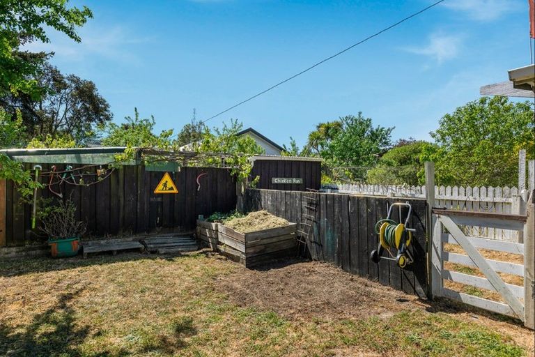 Photo of property in 25 Lyndhurst Crescent, Aranui, Christchurch, 8061