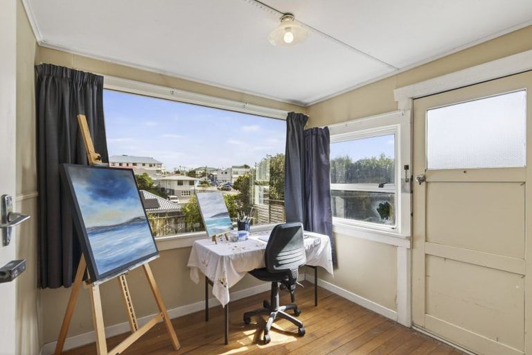 Photo of property in 20 Cameron Street, New Plymouth, 4310