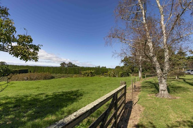 Photo of property in 250 Taurangaruru Road, Karioitahi, Waiuku, 2683