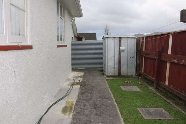 Photo of property in 660 Featherston Street, Roslyn, Palmerston North, 4414