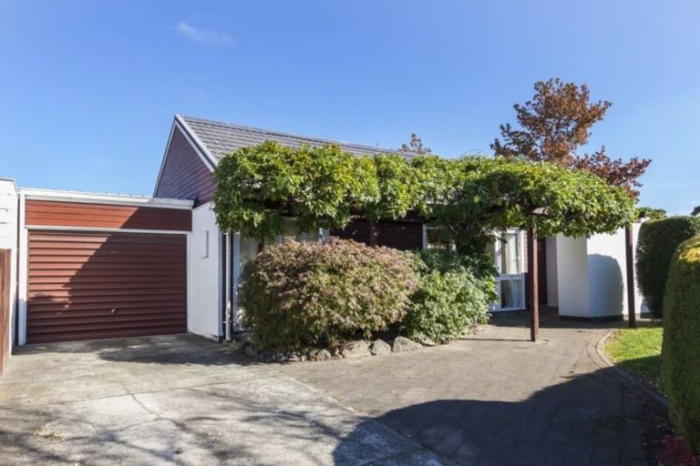 Photo of property in 2/23 Glenside Avenue, Ilam, Christchurch, 8041