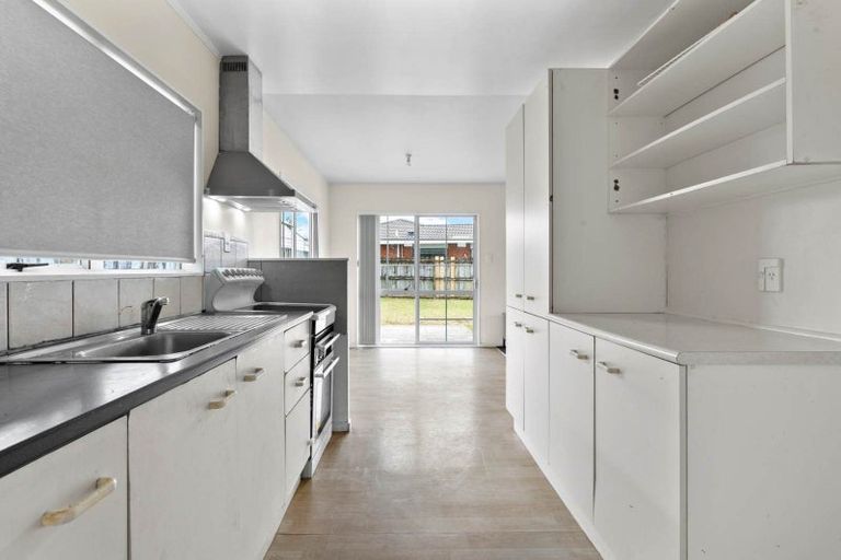 Photo of property in 28 Trimdon Street, Randwick Park, Auckland, 2105