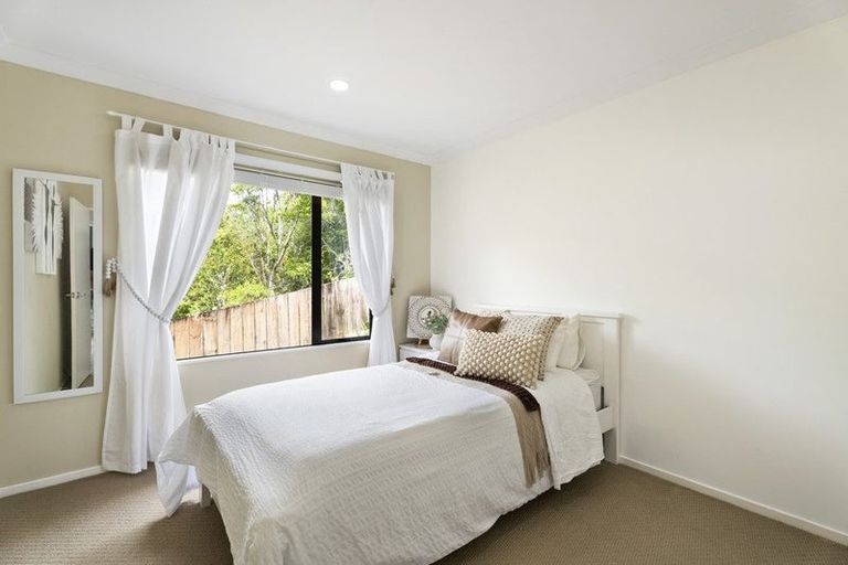 Photo of property in 28 Durbin Court, Greenhithe, Auckland, 0632