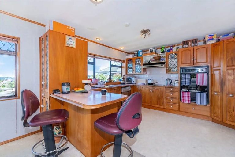 Photo of property in 178 Sturges Road, Henderson, Auckland, 0612