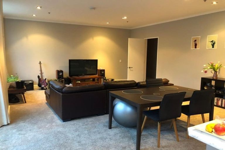 Photo of property in Augusta Apartments, 30/254 Willis Street, Te Aro, Wellington, 6011