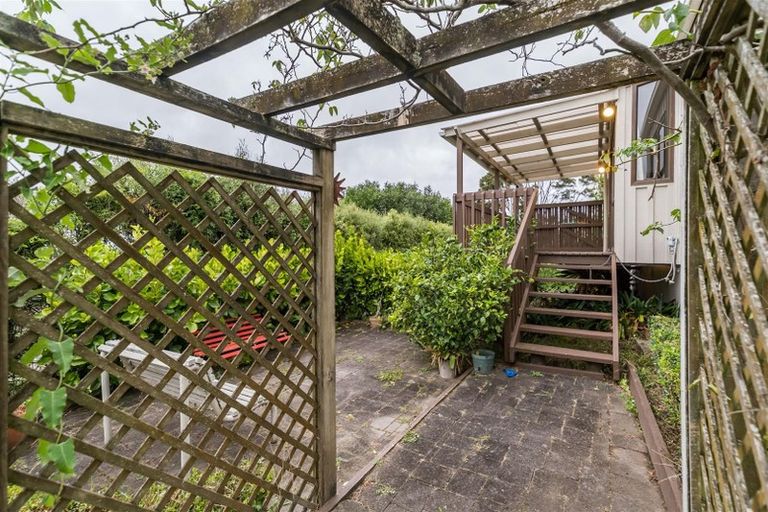 Photo of property in 1/48 Lemnos Place, Titirangi, Auckland, 0604