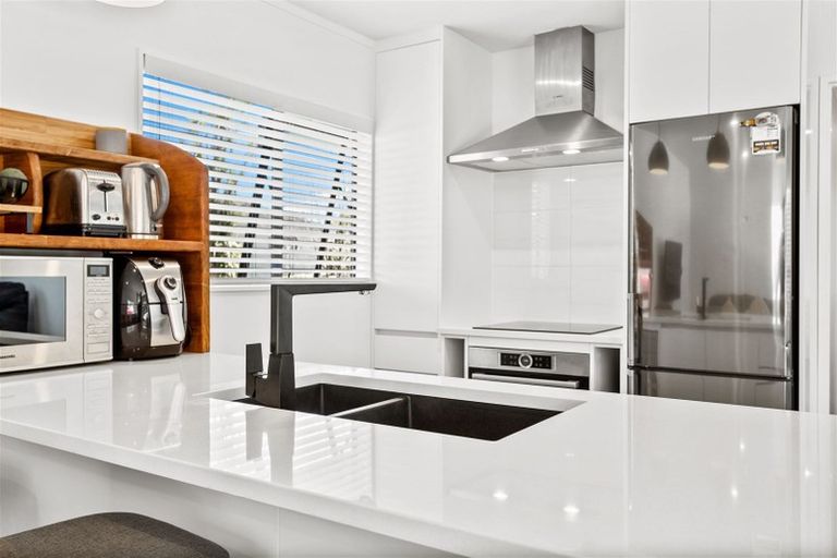 Photo of property in 25a Wallace Road, Ranui, Auckland, 0612