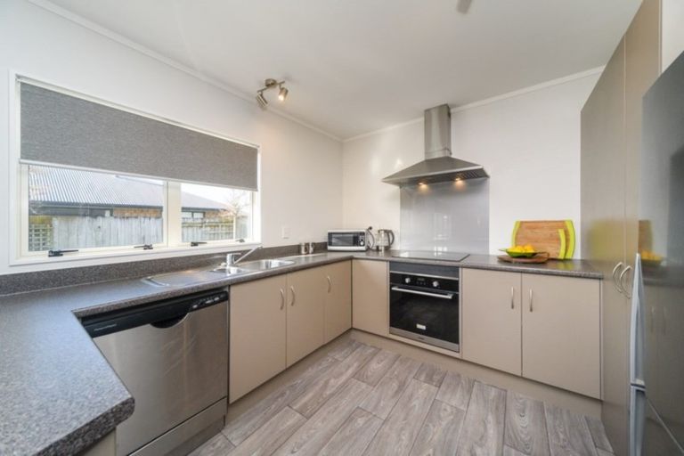 Photo of property in 18 Meridian Grove, Kelvin Grove, Palmerston North, 4414