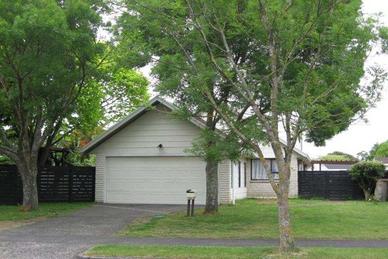 Photo of property in 20 Walter Strevens Drive, Conifer Grove, Takanini, 2112