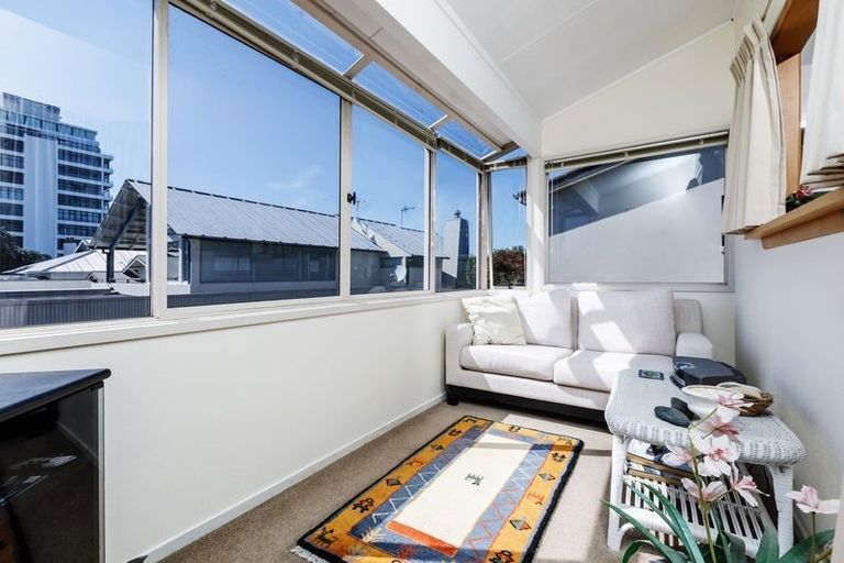 Photo of property in 61b Stanley Road, Stanley Point, Auckland, 0624