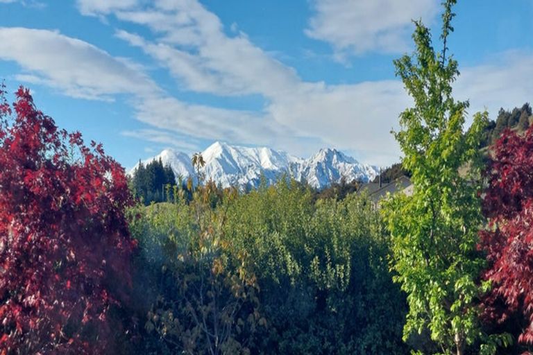 Photo of property in 9 Fastness Crescent, Wanaka, 9305