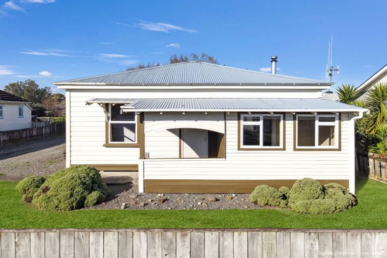 Photo of property in 44 Tennyson Street, Dannevirke, 4930