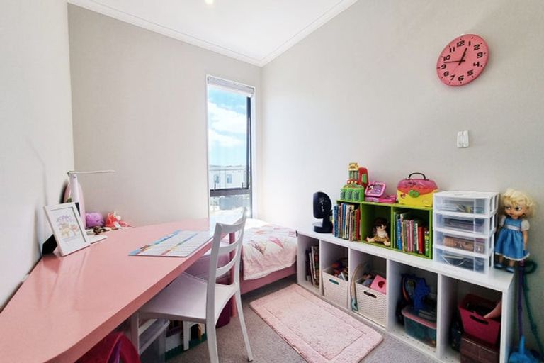 Photo of property in 24 Clark Road, Hobsonville, Auckland, 0616