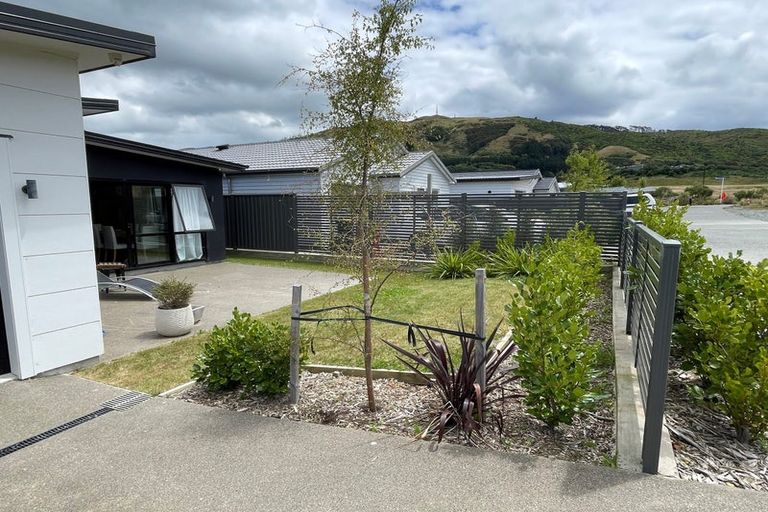 Photo of property in 42 Karearea Avenue, Kenepuru, Porirua, 5022