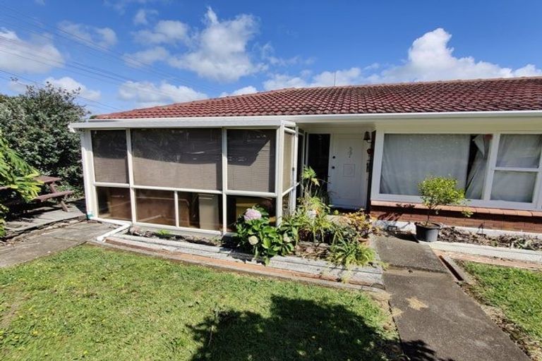 Photo of property in 2 Wells Road, Bucklands Beach, Auckland, 2012