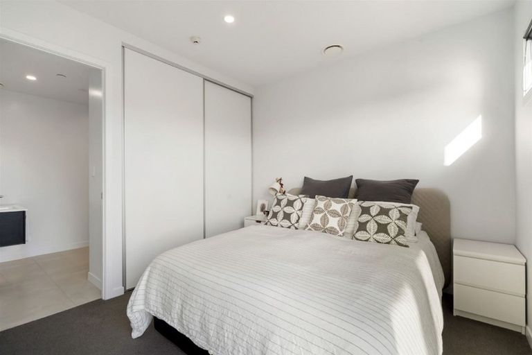 Photo of property in Frank Sargeson Apts, 102/80 Anzac Street, Takapuna, Auckland, 0622