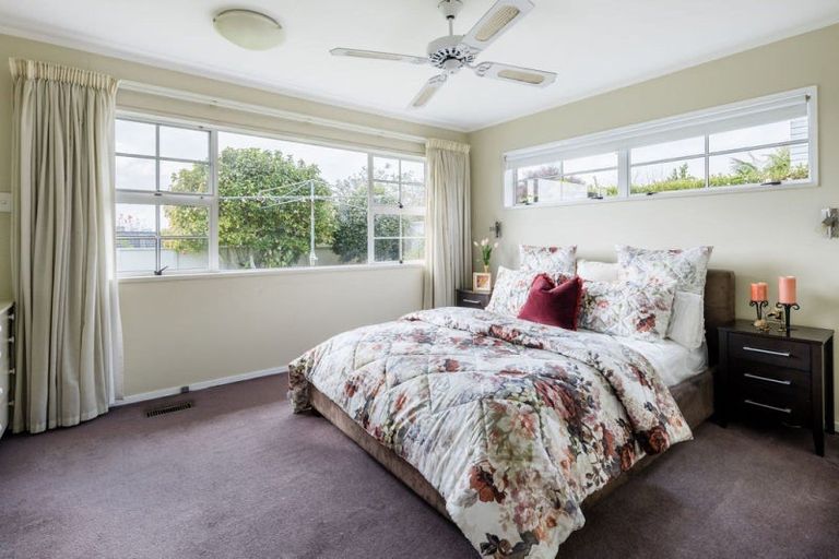 Photo of property in 12 Wilfred Street, St Andrews, Hamilton, 3200