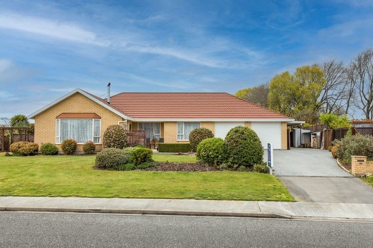 Photo of property in 35 Fairweather Crescent, Kaiapoi, 7630