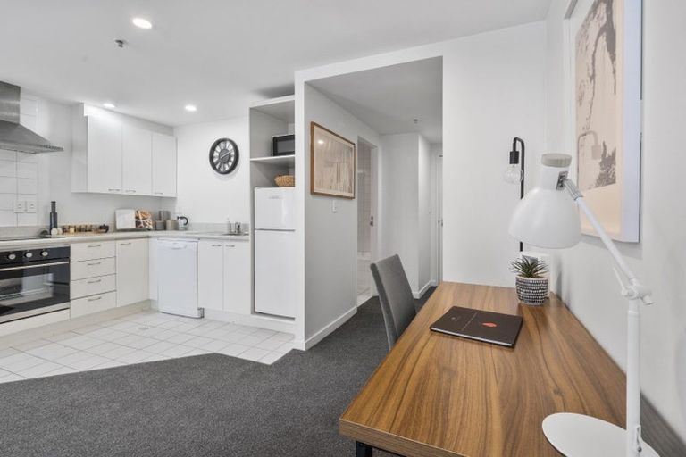 Photo of property in Terrace Heights Apartments, 3c/163 The Terrace, Wellington Central, Wellington, 6011