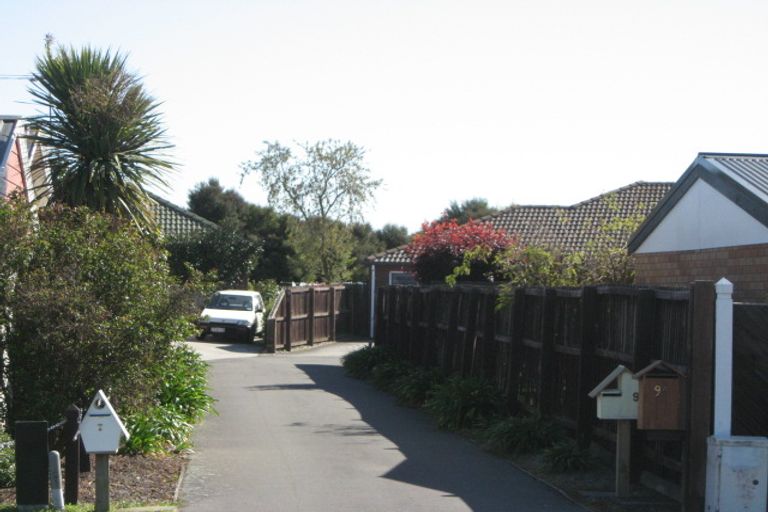 Photo of property in 9a Pyatt Place, Redwood, Christchurch, 8051
