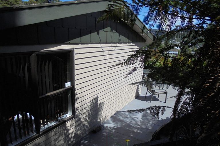 Photo of property in 32 John Street, Stokes Valley, Lower Hutt, 5019