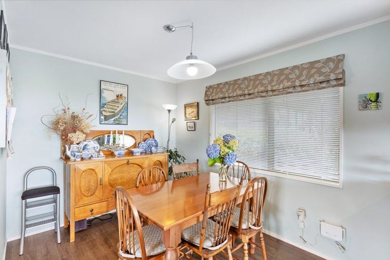 Photo of property in 2 Amokura Street, Waikanae, 5036