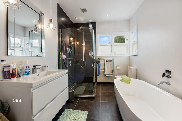 Photo of property in 588 Fergusson Drive, Trentham, Upper Hutt, 5018