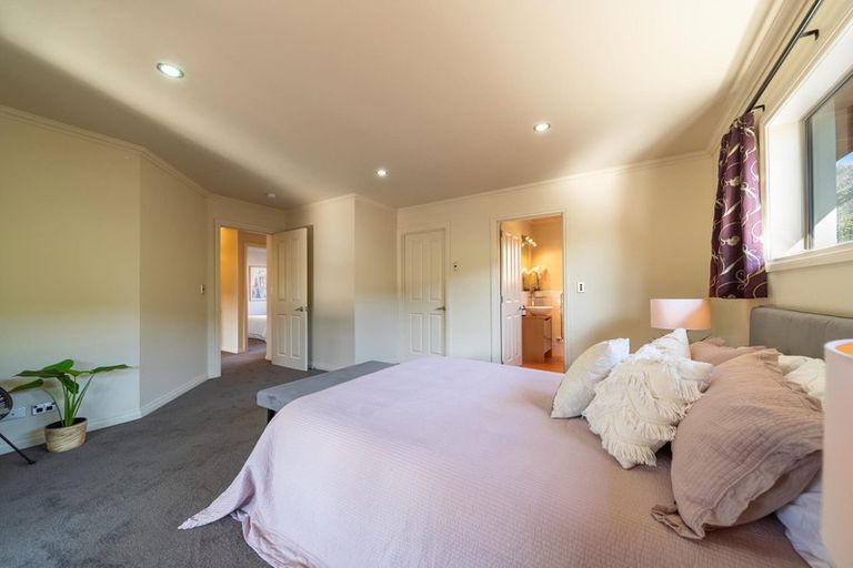 Photo of property in 4 Coburn Place, Lake Hayes, Queenstown, 9304