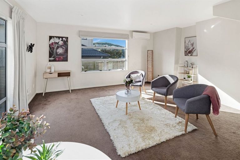 Photo of property in 10 Erlestoke Crescent, Churton Park, Wellington, 6037