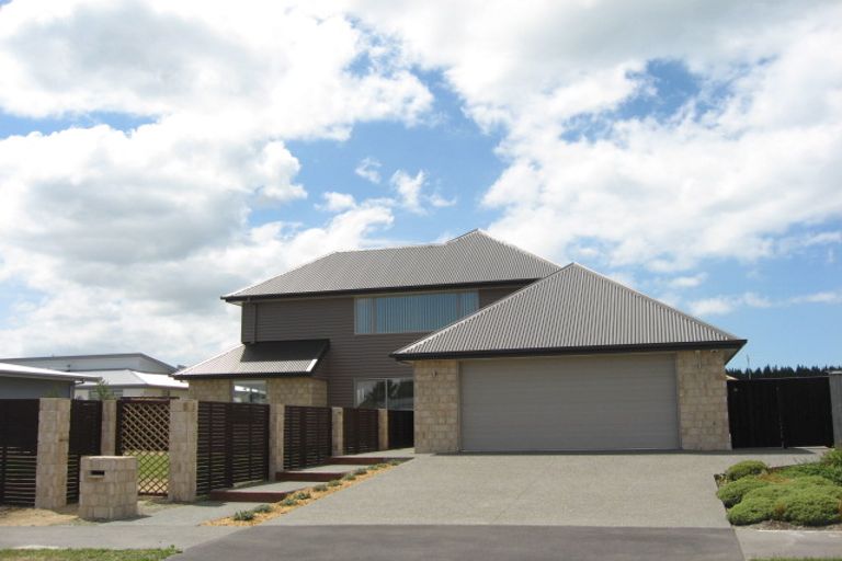 Photo of property in 1a Corsican Grove, Parklands, Christchurch, 8083