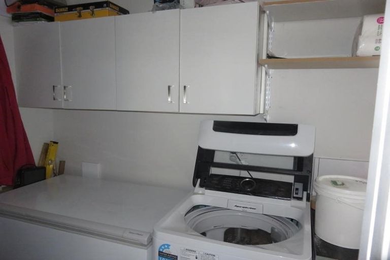 Photo of property in 32 Mervyn Kemp Drive, Tawa, Wellington, 5028