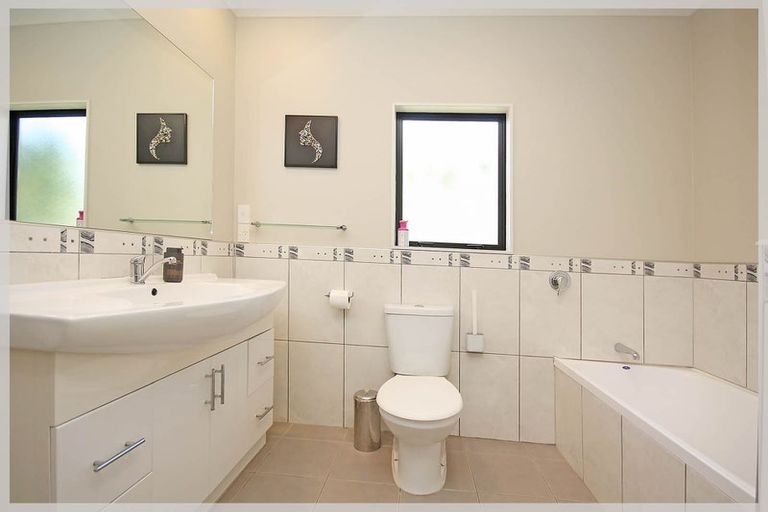 Photo of property in 33 Palmer Road, Foxton Beach, Foxton, 4891