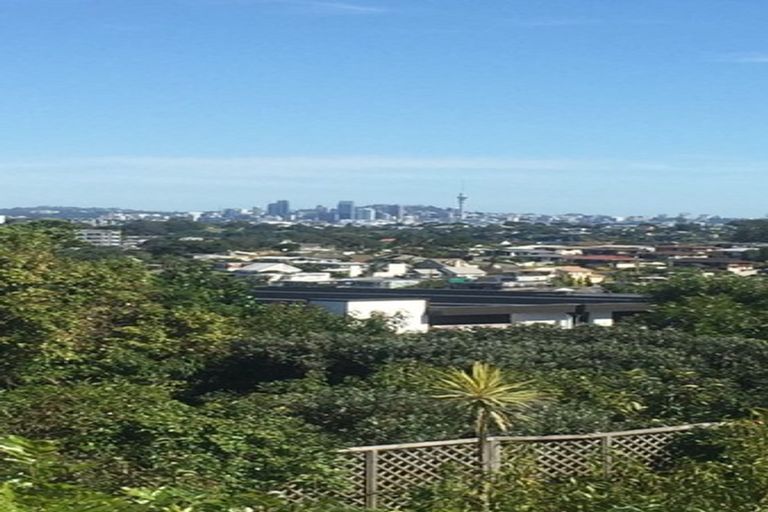 Photo of property in 2/2 Katui Street, Castor Bay, Auckland, 0620