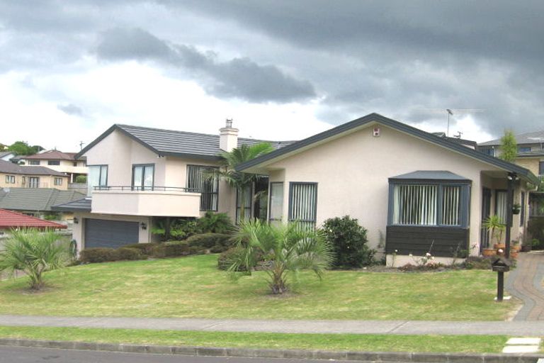 Photo of property in 54 Hogarth Rise, West Harbour, Auckland, 0618