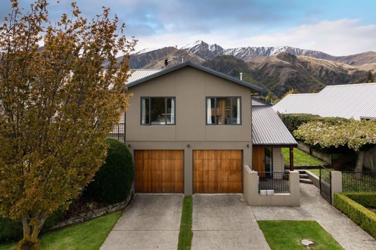 Photo of property in 19 Bracken Street, Arrowtown, 9302