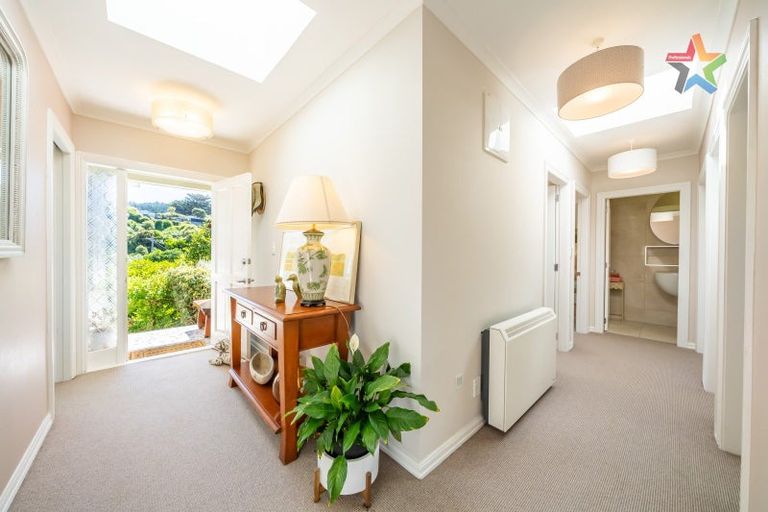 Photo of property in 30 Korokoro Road, Korokoro, Lower Hutt, 5012