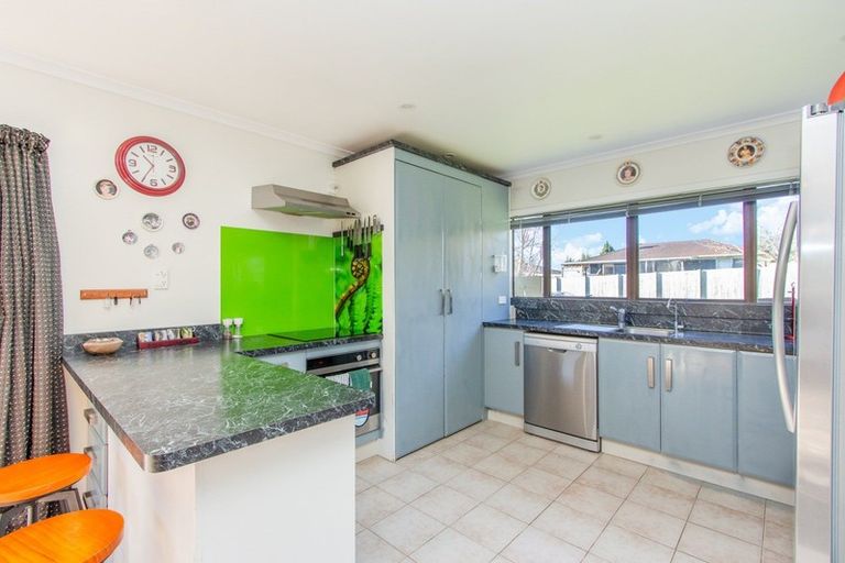 Photo of property in 6 Rinaha Place, Koutu, Rotorua, 3010