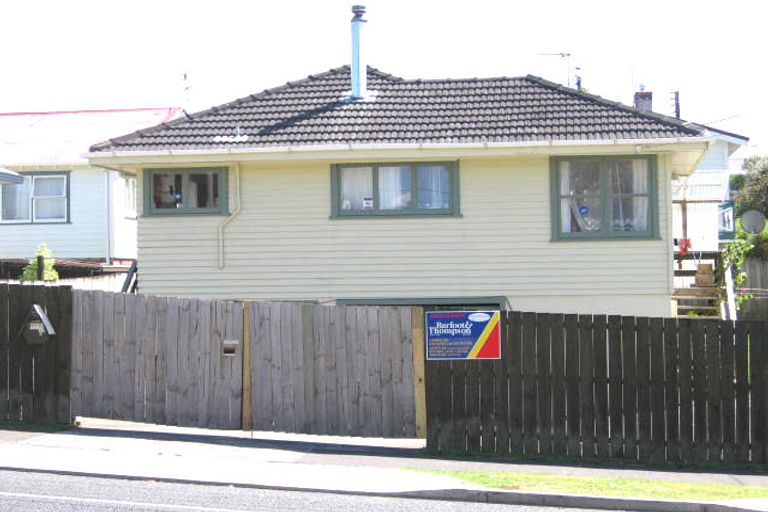 Photo of property in 2/35 Hutchinson Avenue, New Lynn, Auckland, 0600