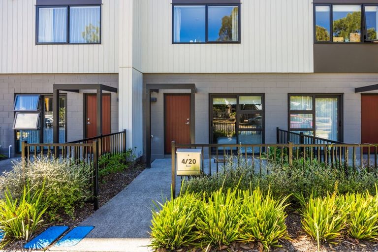 Photo of property in 4/20 Bader Drive, Mangere, Auckland, 2022