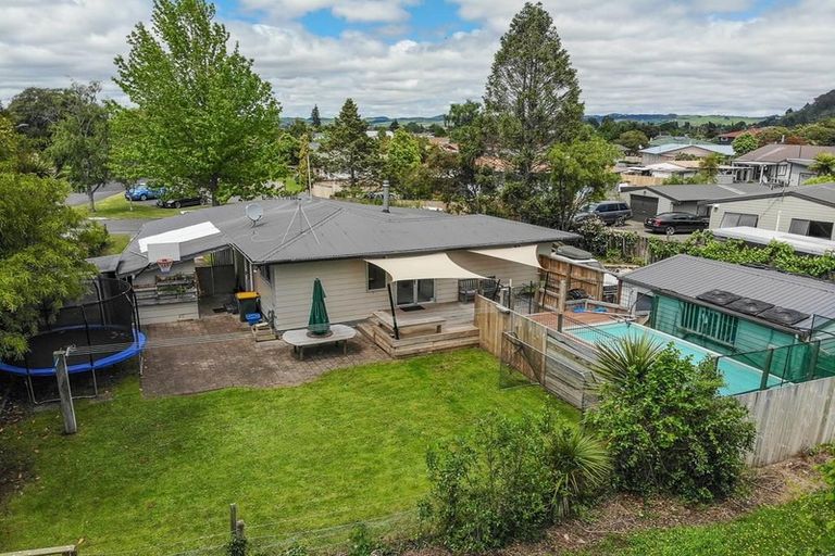 Photo of property in 14 Luke Place, Fairy Springs, Rotorua, 3015