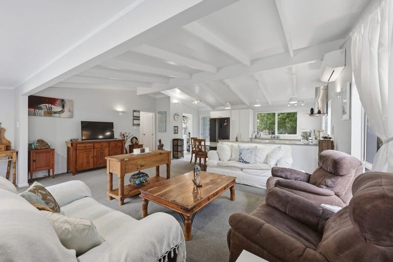 Photo of property in 100 Torkar Road, Clarks Beach, 2122