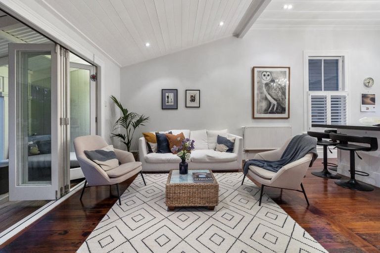 Photo of property in 3 Kerr Street, Devonport, Auckland, 0624