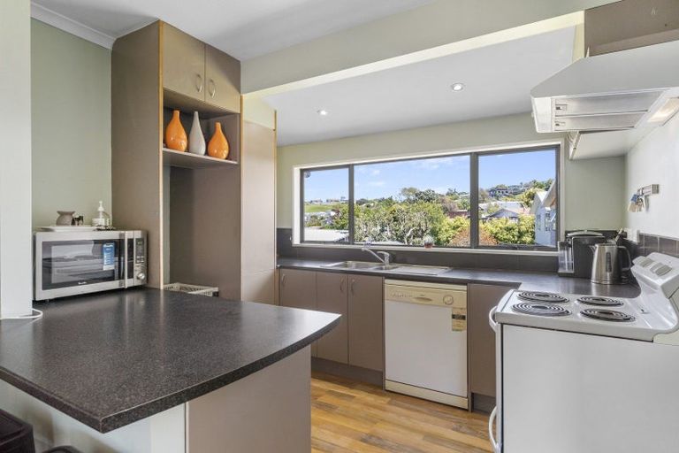 Photo of property in 62 Desert Gold Street, Ascot Park, Porirua, 5024