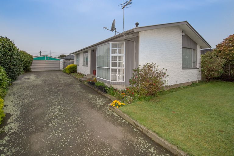 Photo of property in 27 Bayswater Crescent, Bromley, Christchurch, 8062
