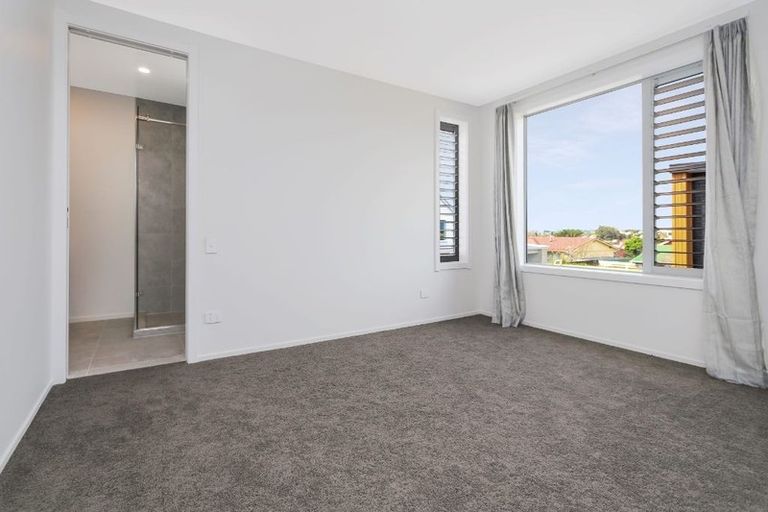 Photo of property in 1/98 Dinsdale Road, Dinsdale, Hamilton, 3204