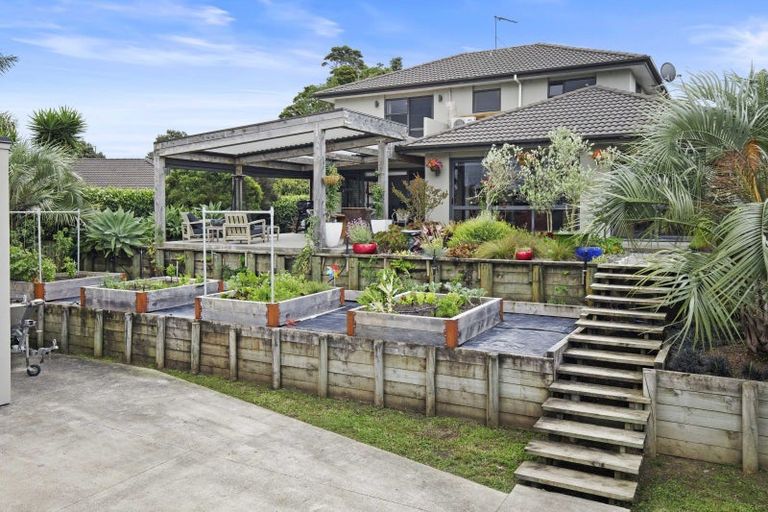 Photo of property in 32 Lough Bourne Drive, Pukekohe, 2120