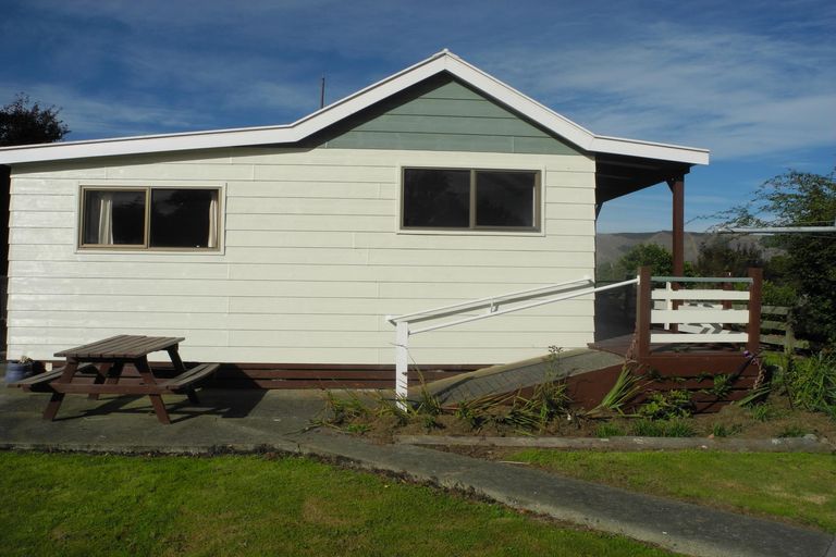 Photo of property in 18 Cameron Street, Waimate, 7924