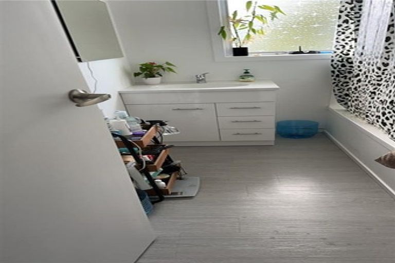Photo of property in 931 Whangaparaoa Road, Manly, Whangaparaoa, 0930