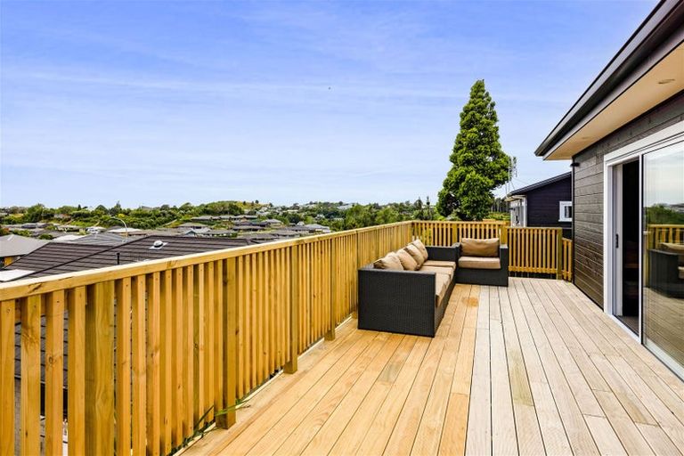 Photo of property in 22 Maple Crescent, Whalers Gate, New Plymouth, 4310